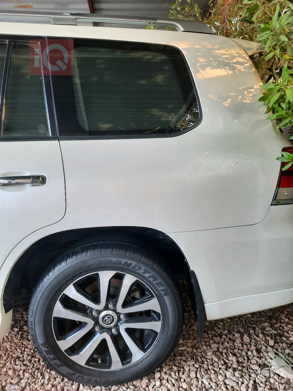 تويوتا لاندكروزر